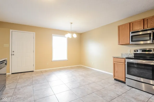 $1,665 | 944 Shenandoah Way, Greenwood, IN 46143