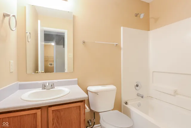 $1,665 | 944 Shenandoah Way, Greenwood, IN 46143