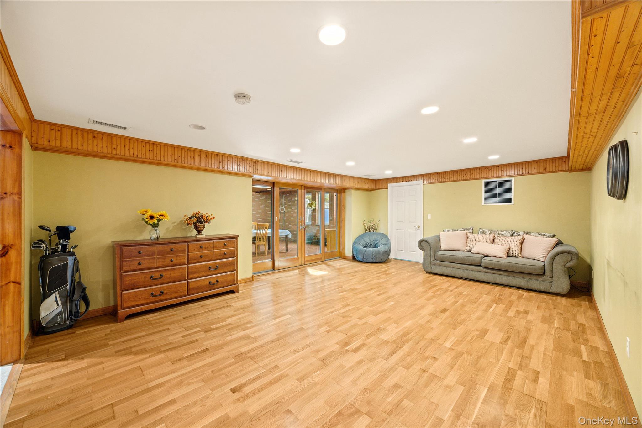 81 Avondale Road Yonkers, NY 10710 - Photo 25 of 48