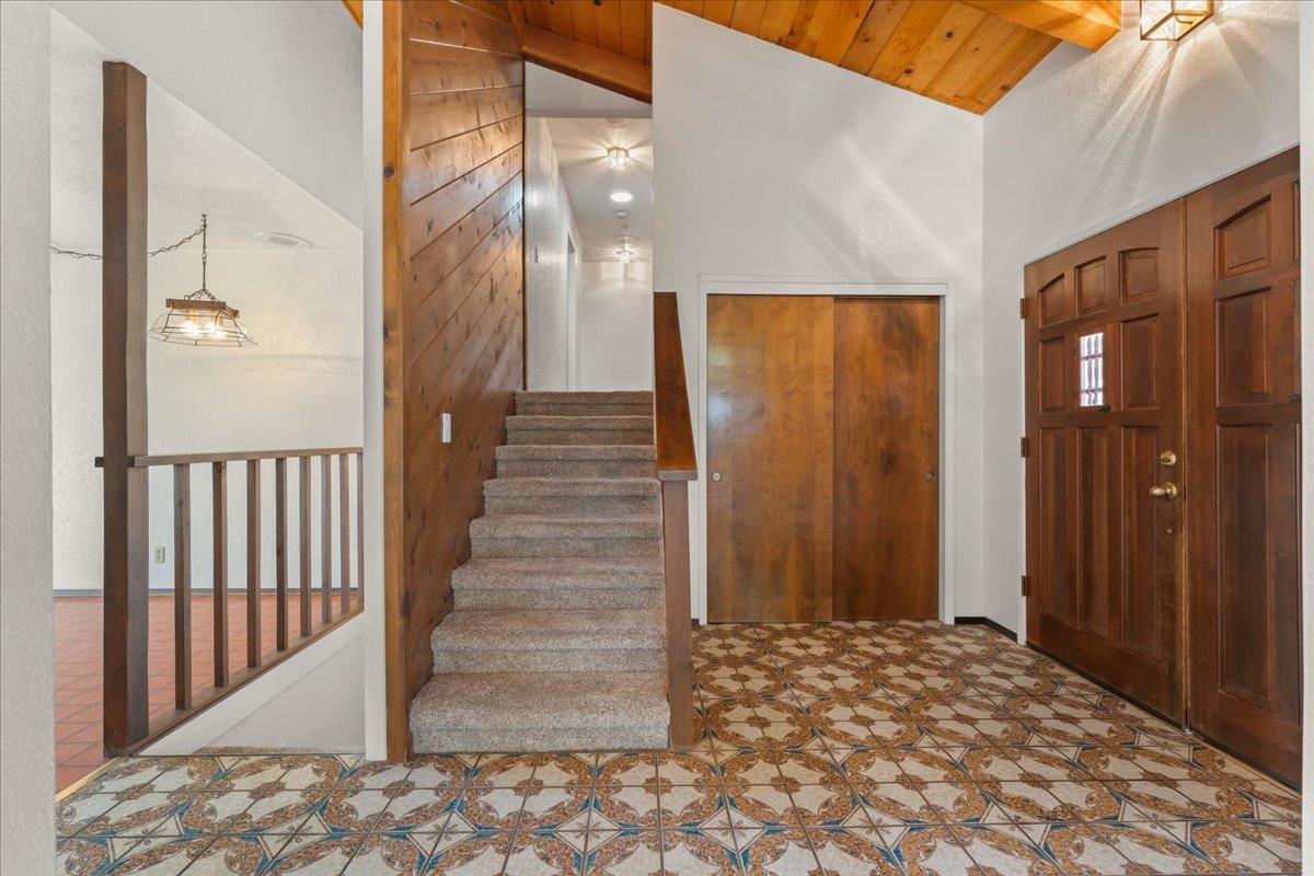 17089 McGuffie Road Salinas, CA 93907 - Photo 4 of 42