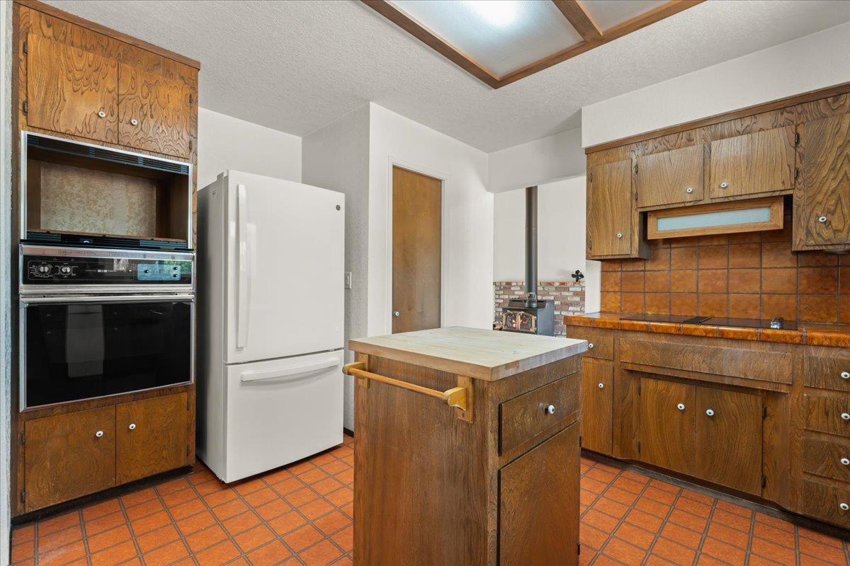 17089 McGuffie Road Salinas, CA 93907 - Photo 10 of 42