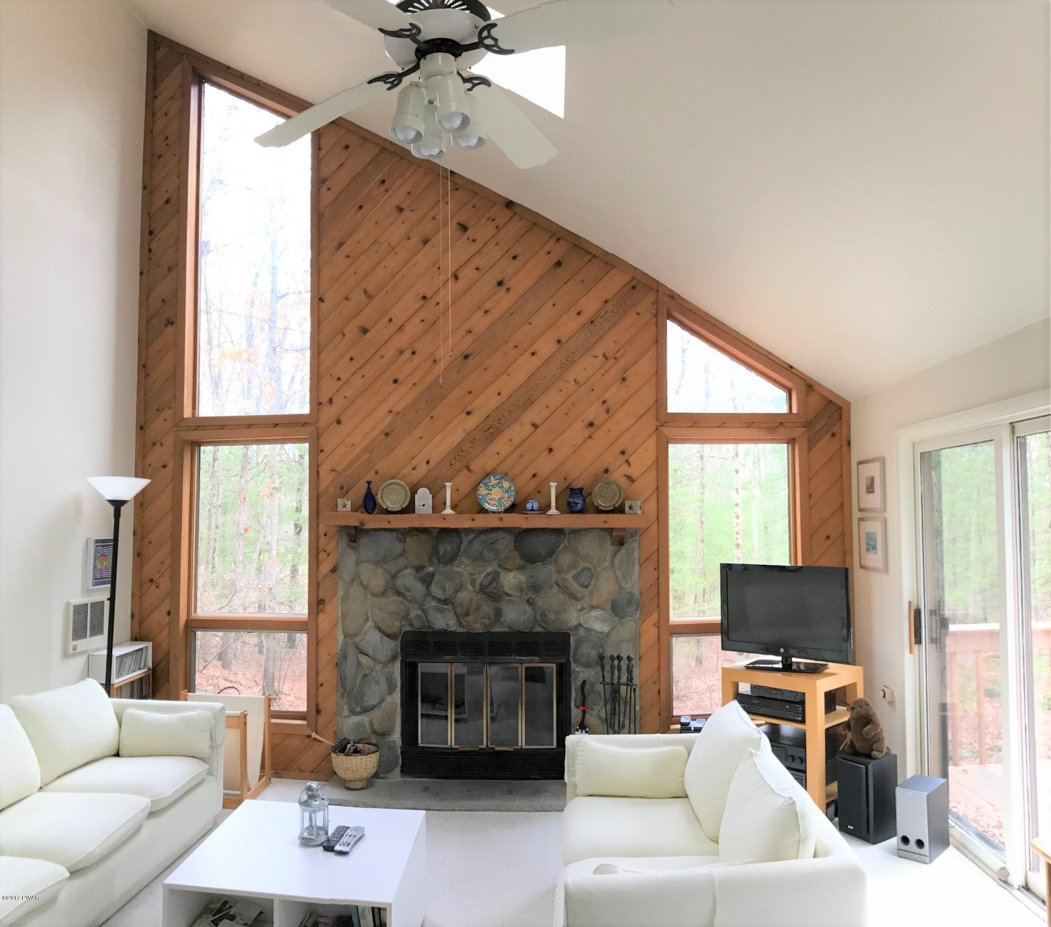 106 Long Pine Road Greeley, PA 18425 - Photo 4 of 51 IMG_0699