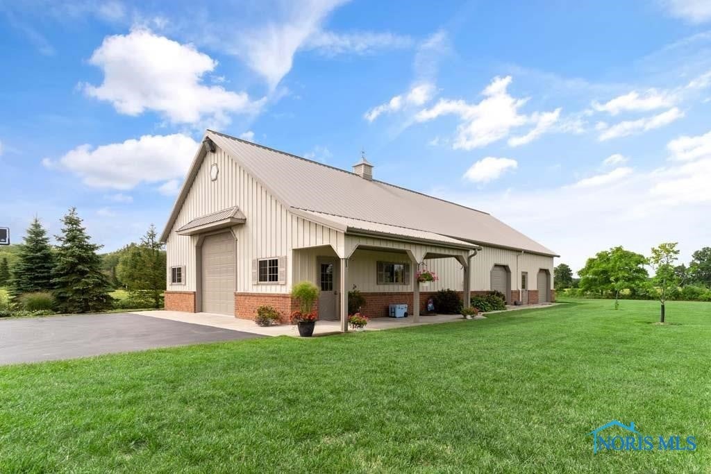 5564 Weckerly Road Whitehouse, OH 43571 - Photo 9 of 11 Gallery Image 9