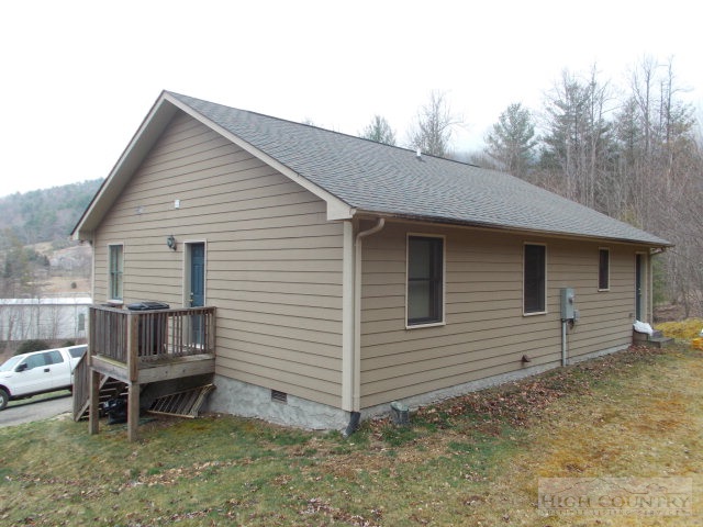 191 V L Moretz Road Deep Gap, NC 28618 - Photo 2 of 7 a view of a house