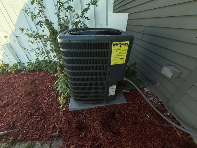 $3,300 | 1220 Kingston Lane, Schaumburg, IL 60193