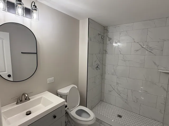 $3,300 | 1220 Kingston Lane, Schaumburg, IL 60193