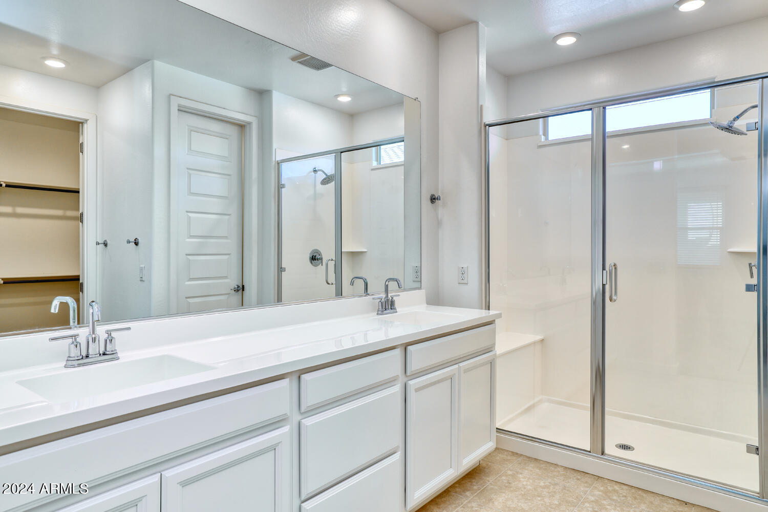 9535 West Trumbull Road Tolleson, AZ 85353 - Photo 11 of 22 Primary Bathroom
