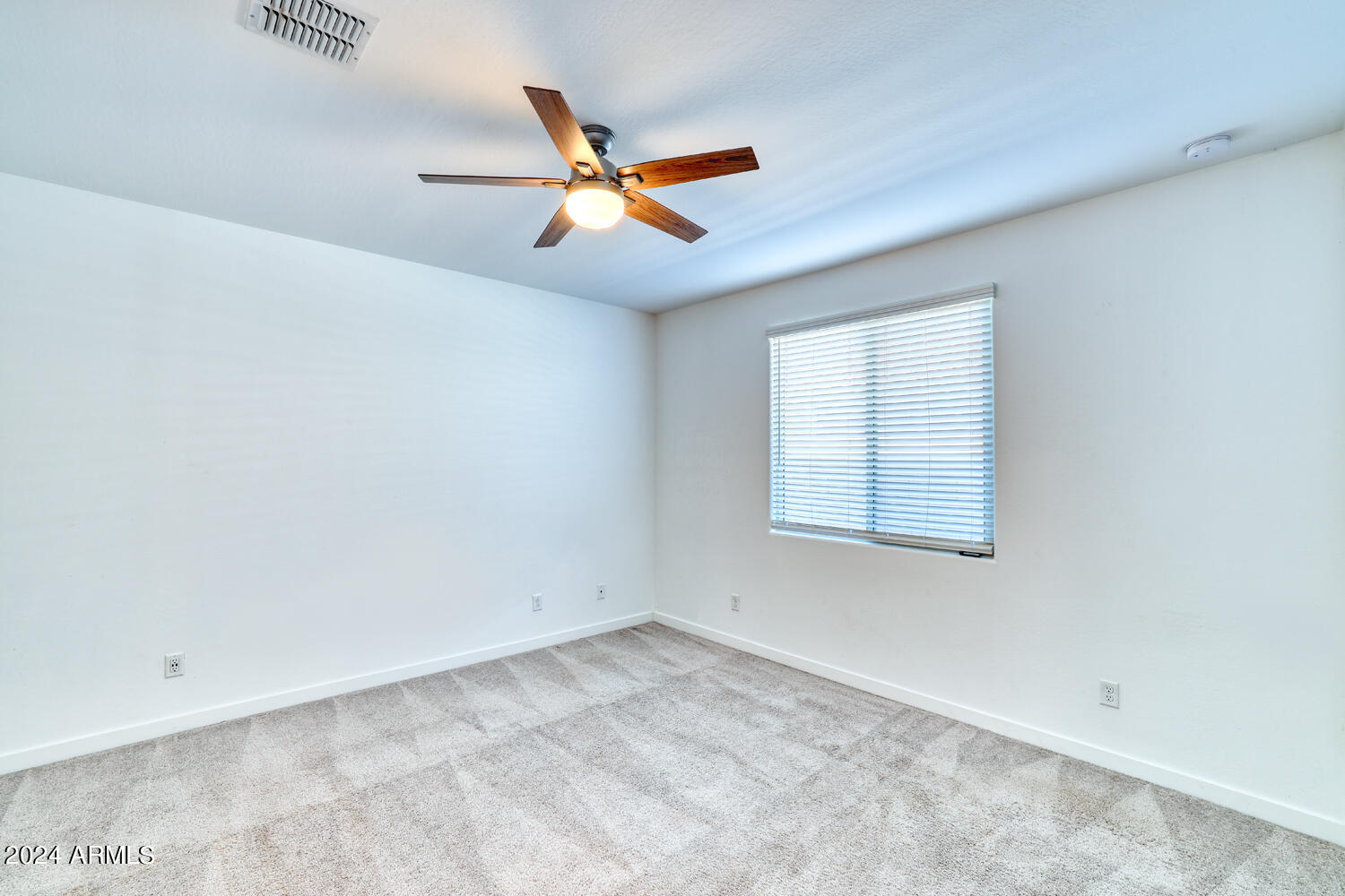 9535 West Trumbull Road Tolleson, AZ 85353 - Photo 16 of 22 Guest Suite Bedroom