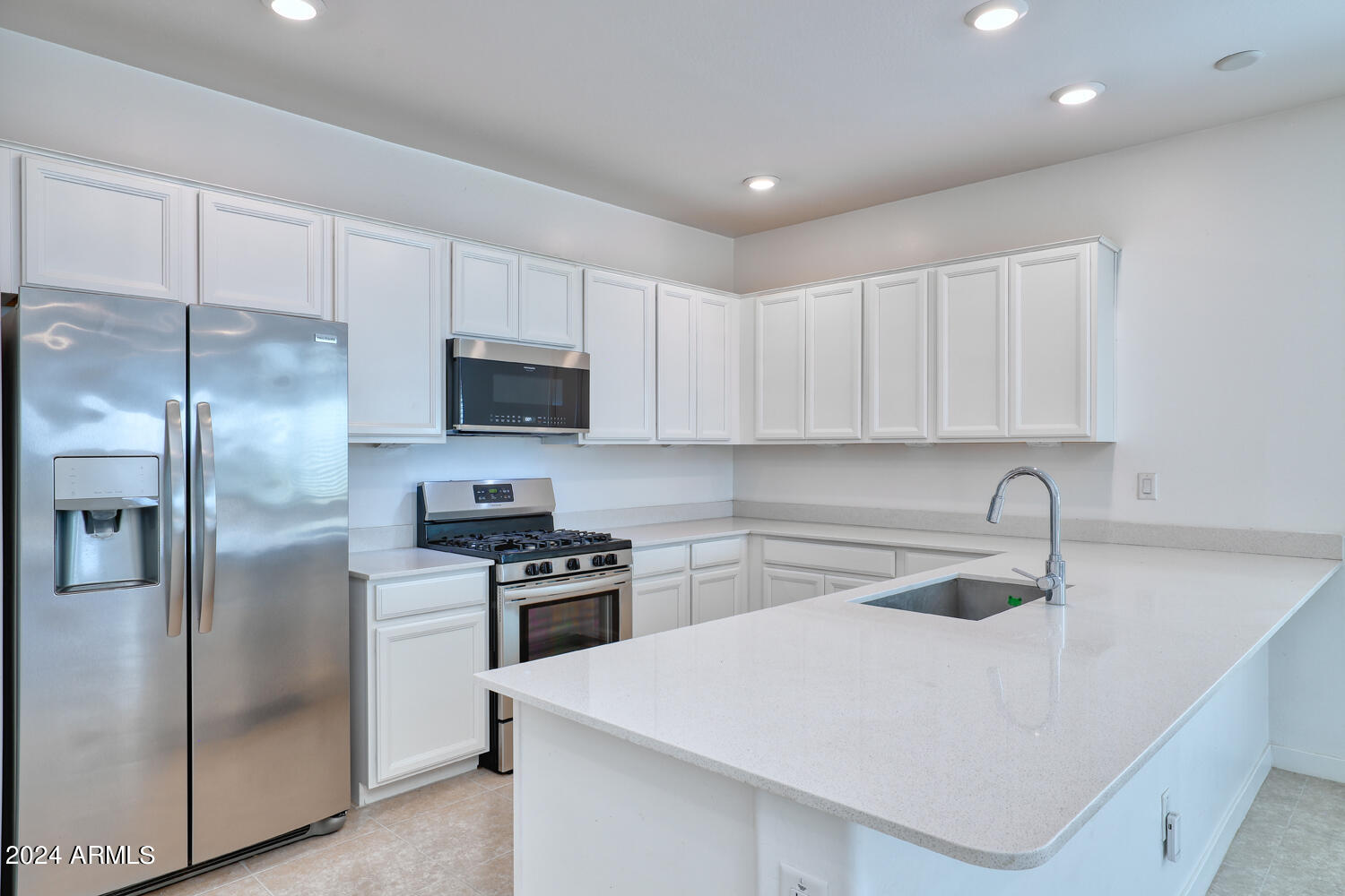 9535 West Trumbull Road Tolleson, AZ 85353 - Photo 7 of 22 Kitchen