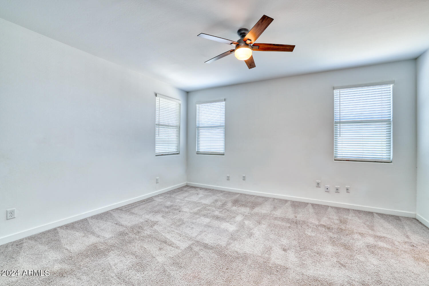 9535 West Trumbull Road Tolleson, AZ 85353 - Photo 9 of 22 Primary Bedroom