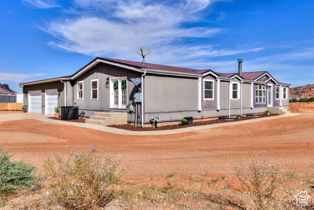 33 Merriam Court Moab, UT 84532 - Photo 52 of 56 Side view of house
