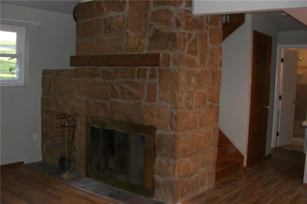 1200 Woodland Road Pittsburgh, PA 15237 - Photo 5 of 7 Enjoy your Fireplace in your Livingroom