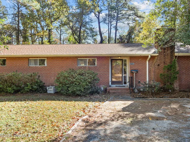 $223,000 | 1008 Sand Ridge Road, Hubert, NC 28539