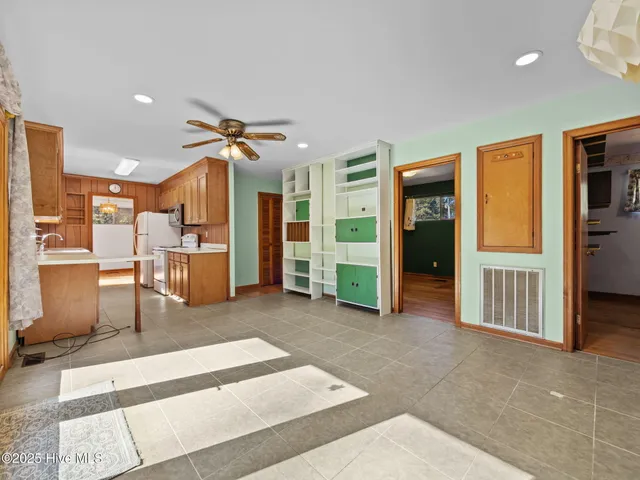 $223,000 | 1008 Sand Ridge Road, Hubert, NC 28539