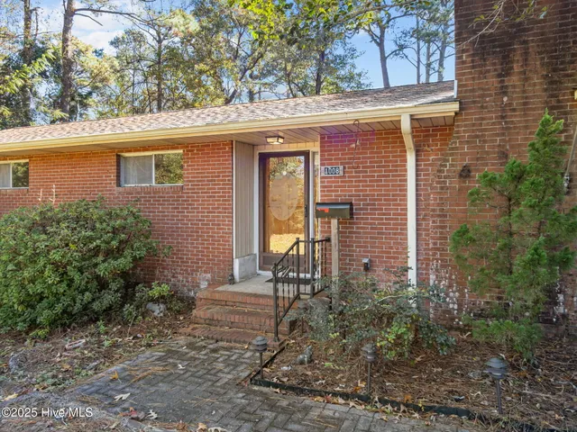 $223,000 | 1008 Sand Ridge Road, Hubert, NC 28539