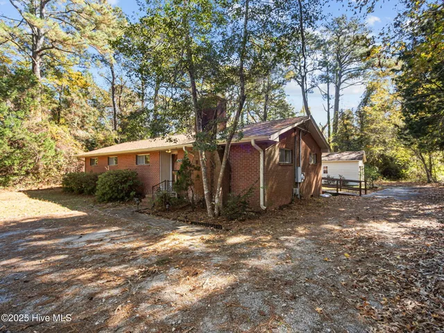 $223,000 | 1008 Sand Ridge Road, Hubert, NC 28539