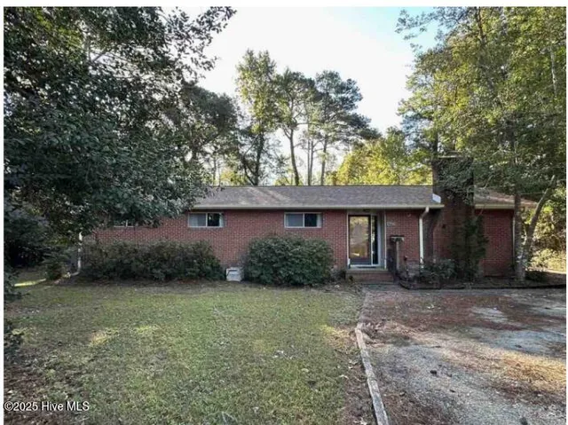 $223,000 | 1008 Sand Ridge Road, Hubert, NC 28539