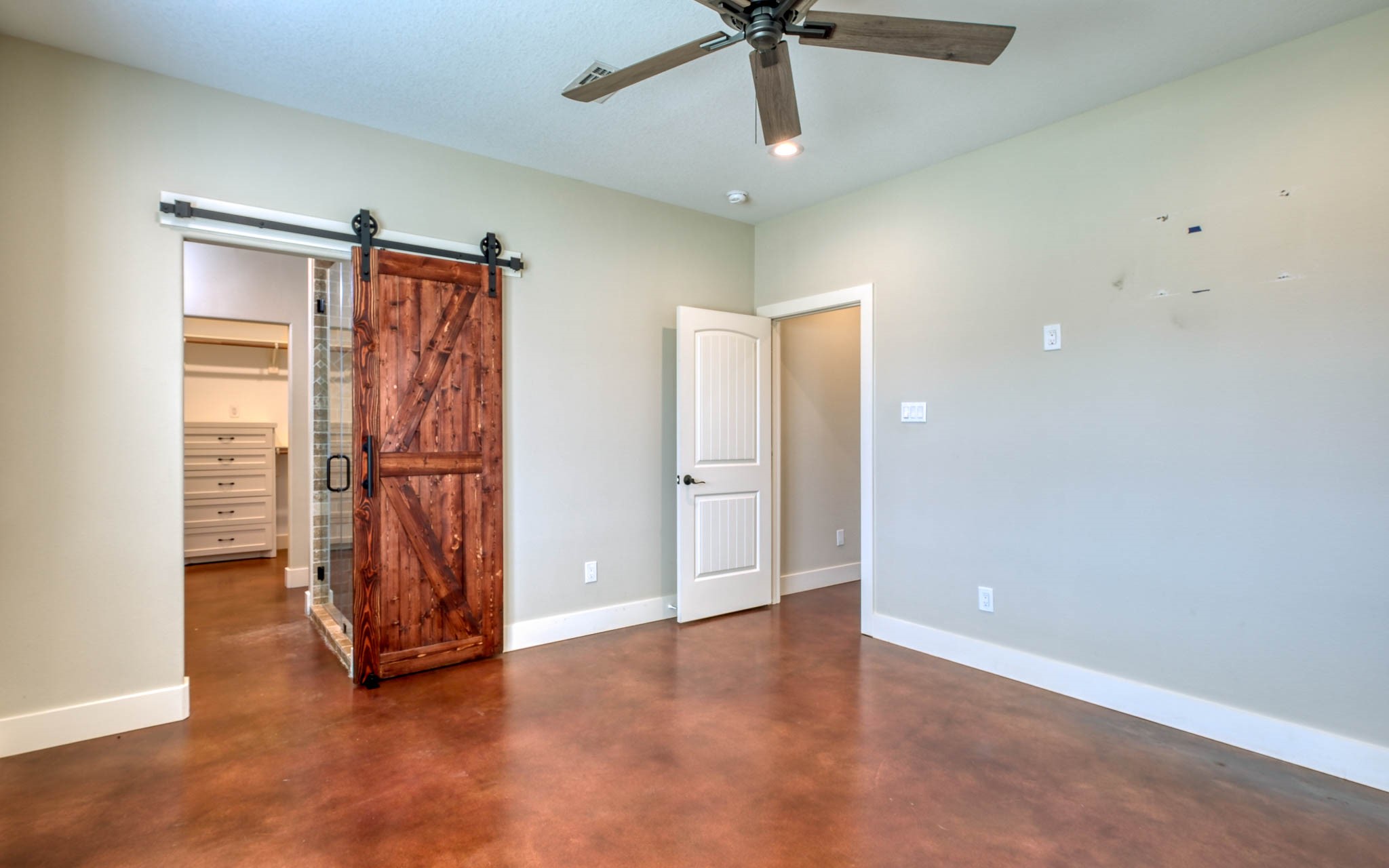40934 Thomas Lane Hempstead, TX 77445 - Photo 19 of 50 an empty room with ceiling fan and window