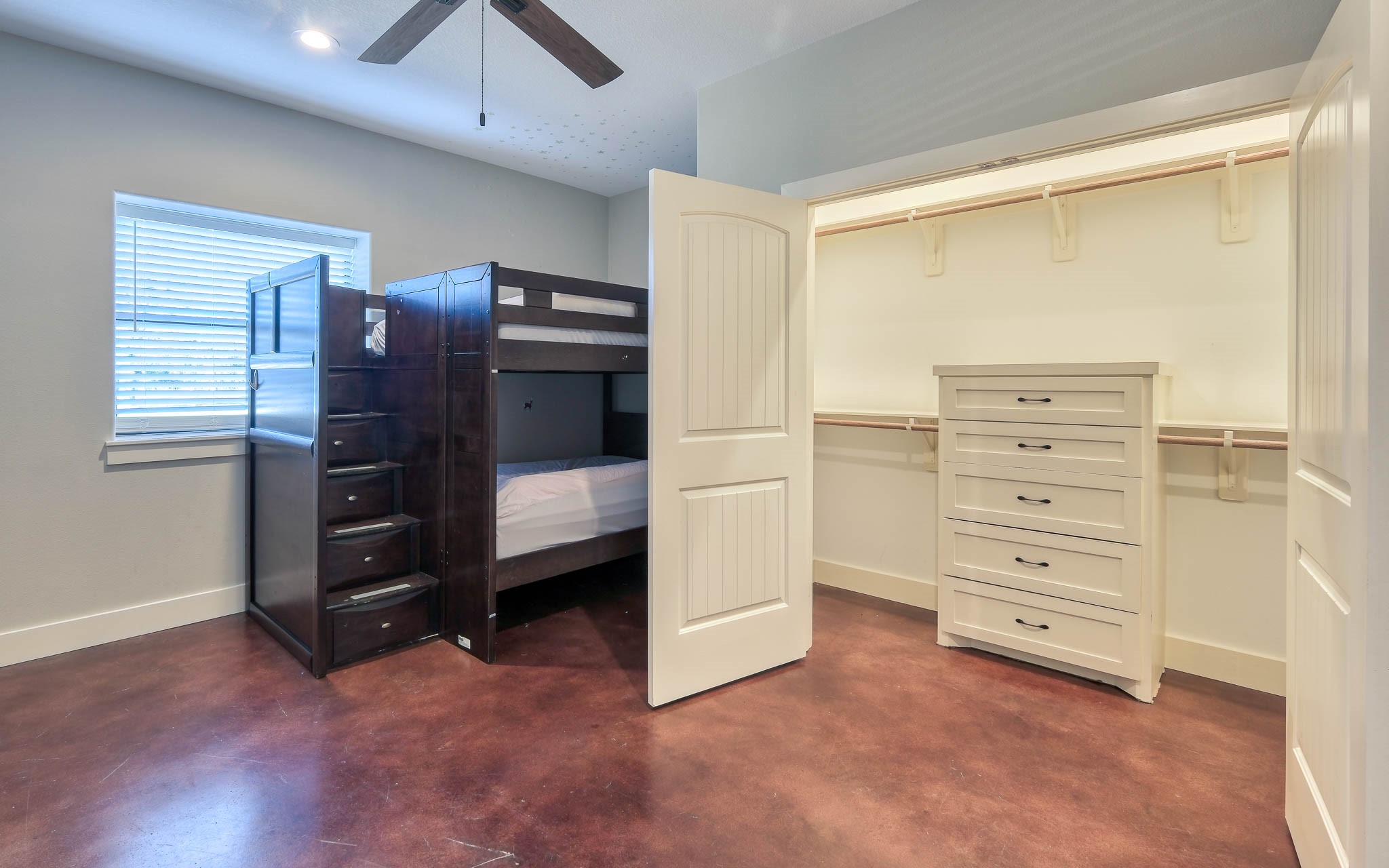40934 Thomas Lane Hempstead, TX 77445 - Photo 23 of 50 a view of an empty room with cabinet and a window