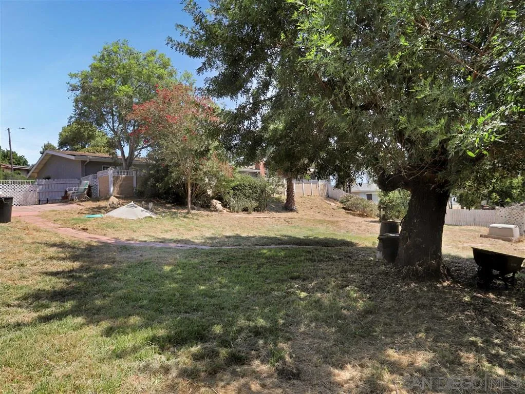 747 Via Flora Road San Marcos, CA 92069 - Photo 23 of 24 Gallery Image 23
