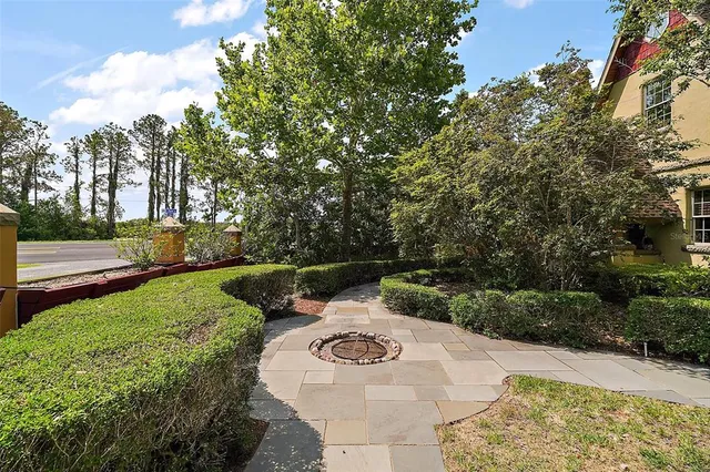 $997,000 | 707 South Dixie Drive, Howey-in-the-Hills, FL 34737