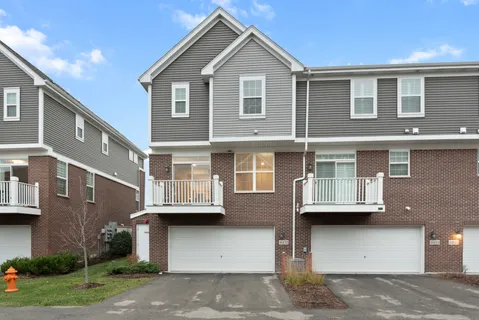$3,100 | 4431 Monroe Court, Naperville, IL 60564