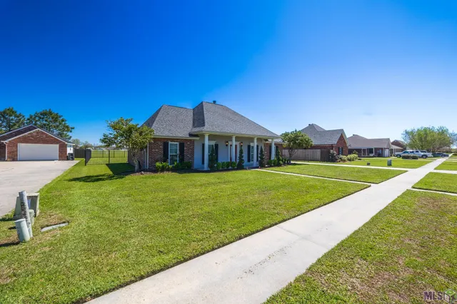 $310,000 | 163 Lake Penchant Court, Houma, LA 70360