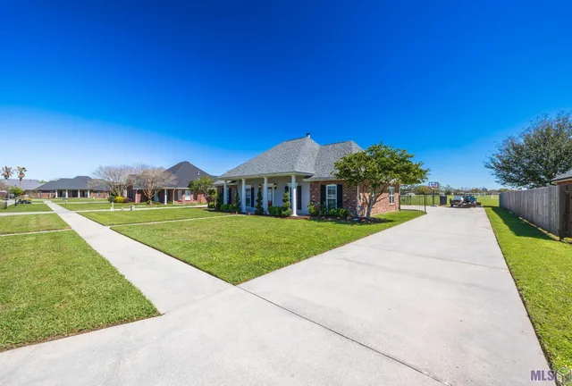 $310,000 | 163 Lake Penchant Court, Houma, LA 70360