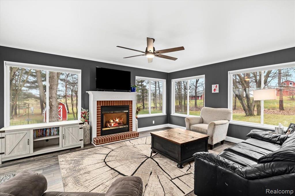 4033 Jewell Road Howell, MI 48843 - Photo 4 of 27