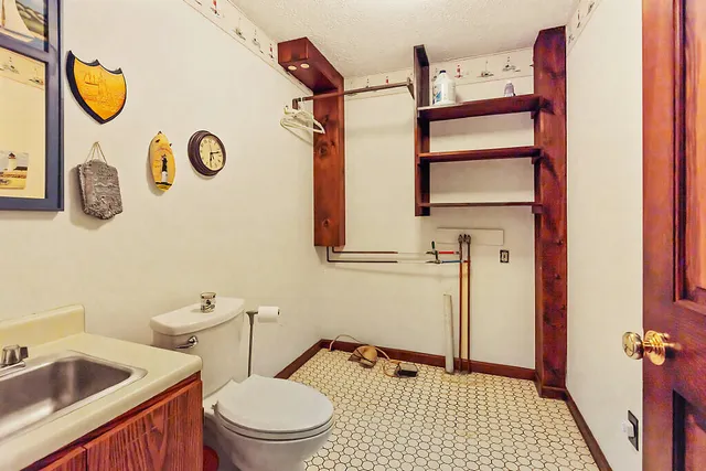 $825,000 | 41 Stone Hedge Lane, Rangeley, ME 04970