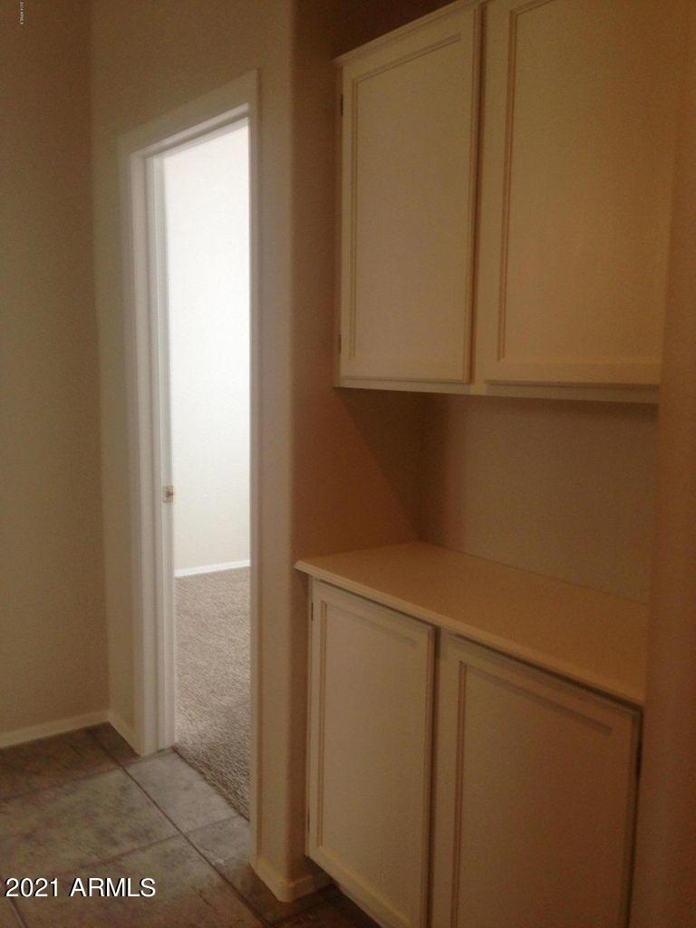 205 West Colt Road Tempe, AZ 85284 - Photo 5 of 15 Hallway, master entrance