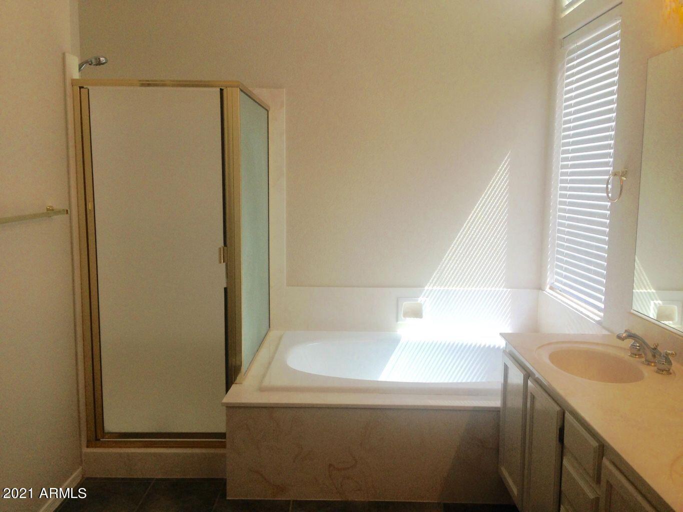 205 West Colt Road Tempe, AZ 85284 - Photo 7 of 15 Master bath