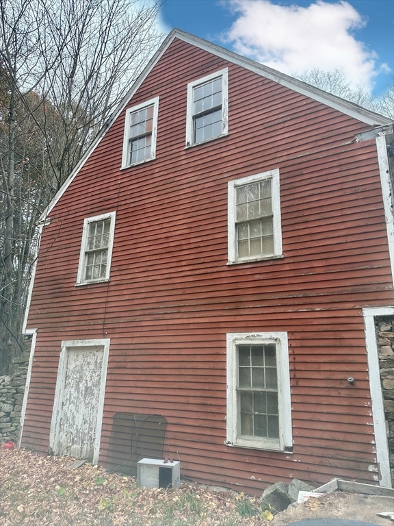 191 Hartness Road Sutton, MA 01590 - Photo 4 of 13 Gallery Image 4