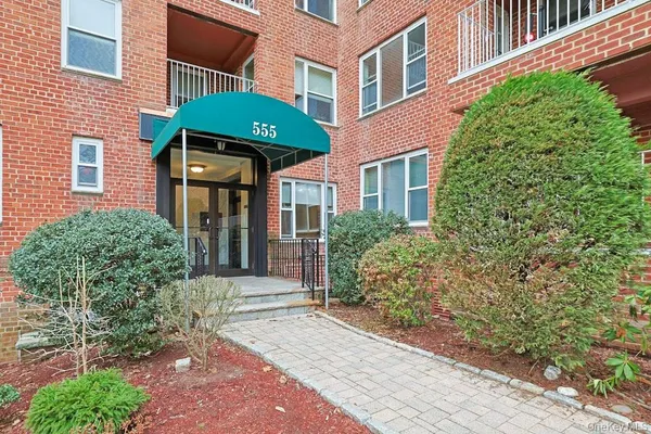$499,000 | 555 Broadway, Unit 6E, Hastings-on-Hudson, NY 10706