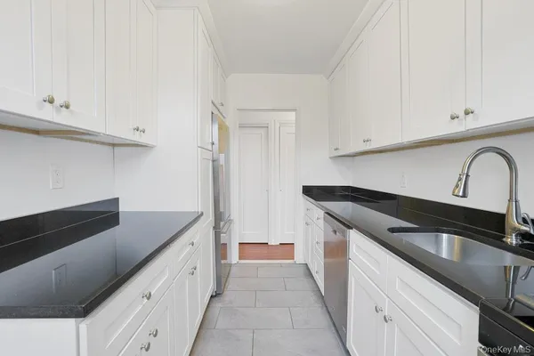 $499,000 | 555 Broadway, Unit 6E, Hastings-on-Hudson, NY 10706