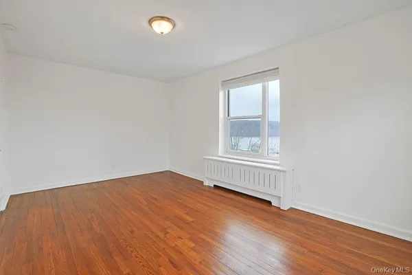 $499,000 | 555 Broadway, Unit 6E, Hastings-on-Hudson, NY 10706