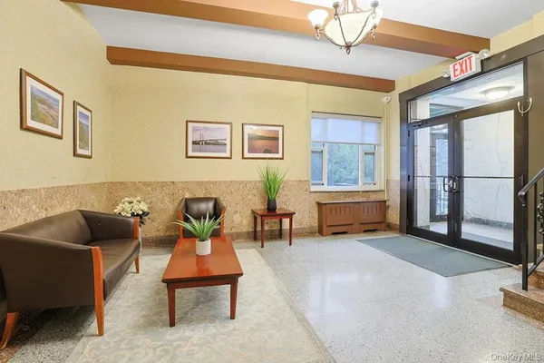 $499,000 | 555 Broadway, Unit 6E, Hastings-on-Hudson, NY 10706