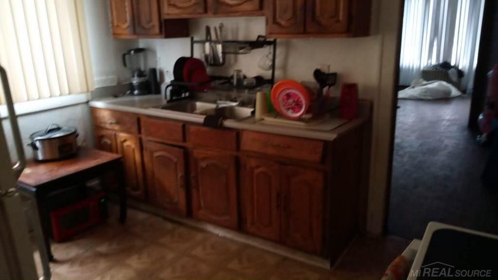 5086 Harding Street Detroit, MI 48213 - Photo 3 of 5 50048464-2.JPG