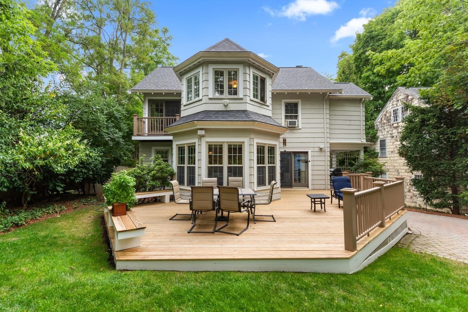 216 Bellevue Road Watertown, MA 02472 - Photo 29 of 42 Gallery Image 29