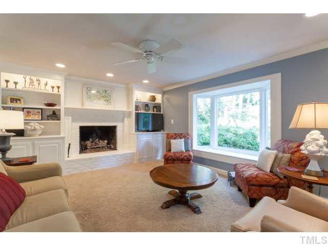 6804 Spring Run Circle Raleigh, NC 27615 - Photo 7 of 24 Den/Family/Great Room