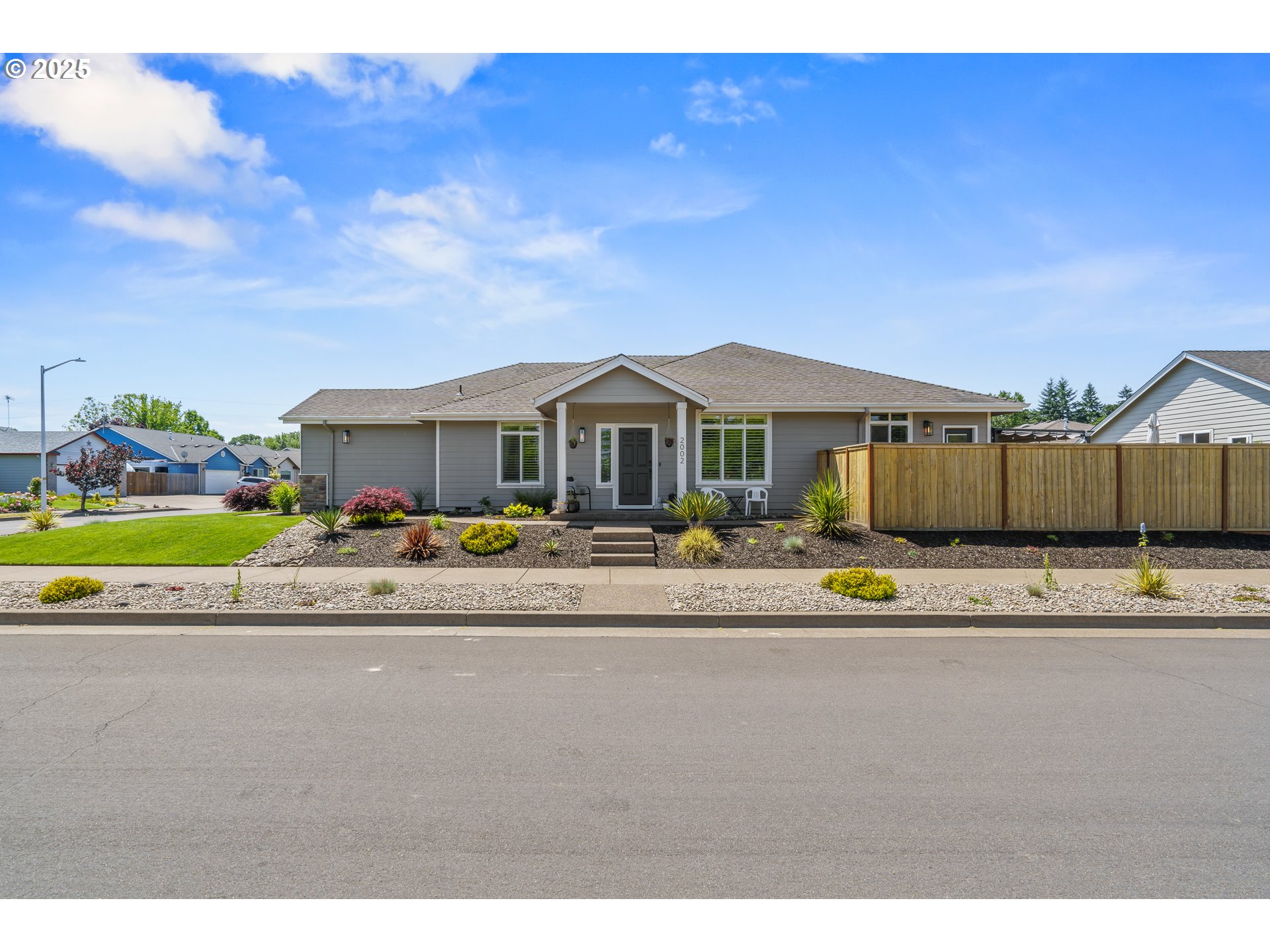 2002 Antelope Circle Southwest Albany, OR 97321 - Photo 2 of 37