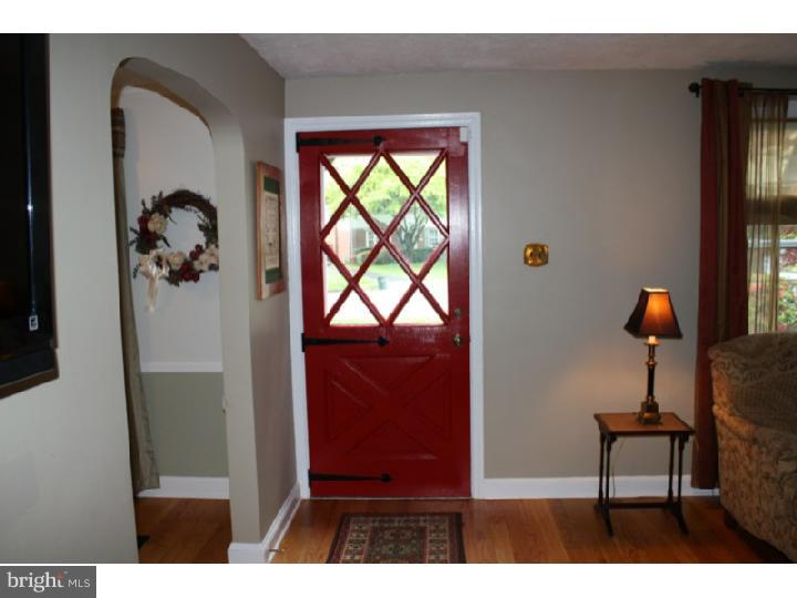 417 Heatherwood Road Havertown, PA 19083 - Photo 4 of 23 Foyer