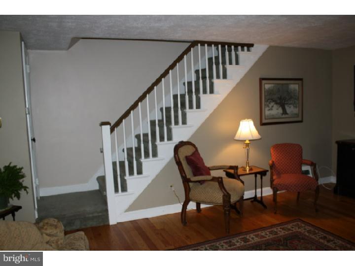 417 Heatherwood Road Havertown, PA 19083 - Photo 5 of 23 Living Room
