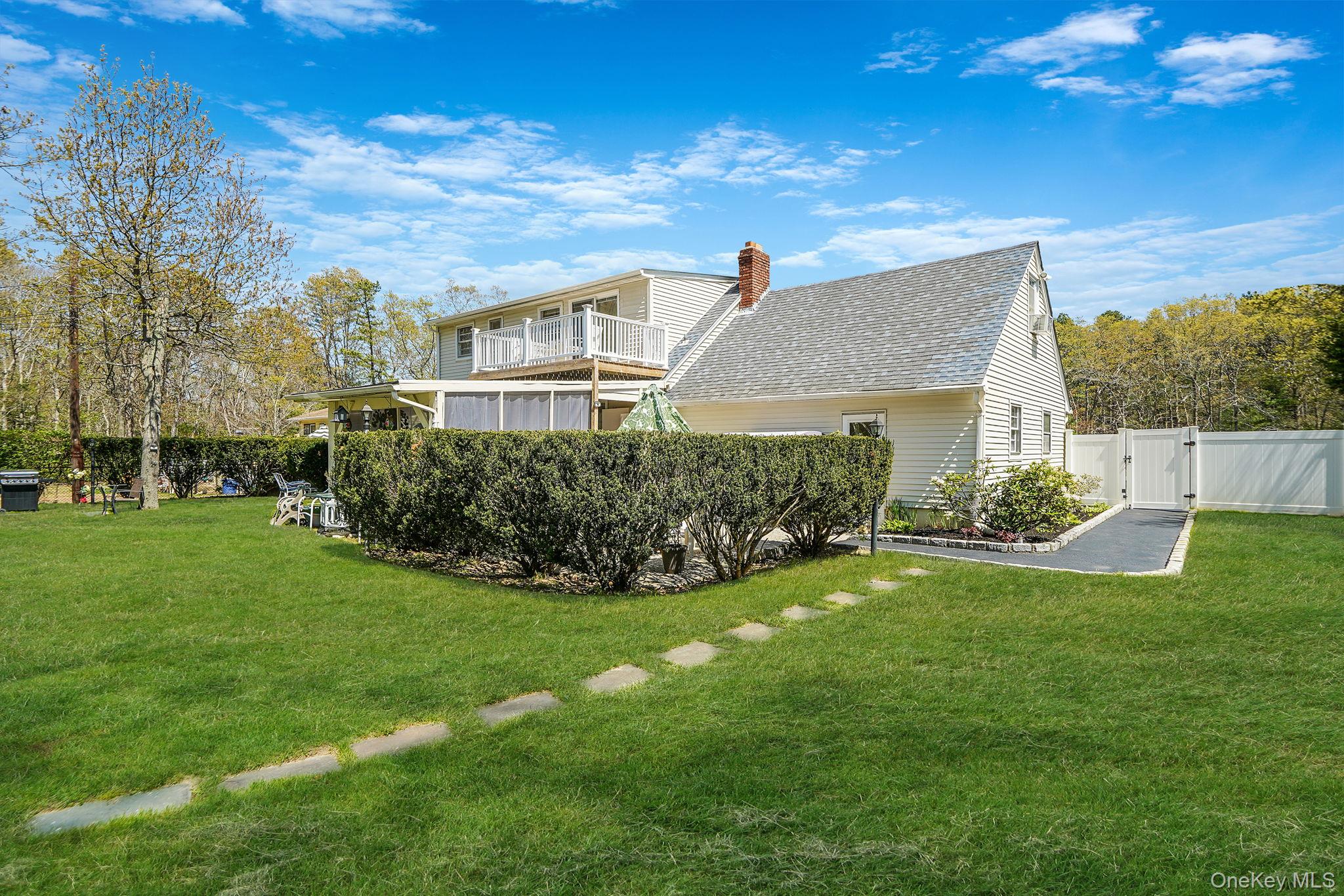 1989 William Floyd Parkway Ridge, NY 11961 - Photo 31 of 43