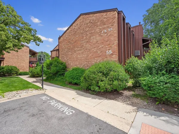 $315,000 | 1-s055 Spring Road, Unit 2C, Oak Brook, IL 60181