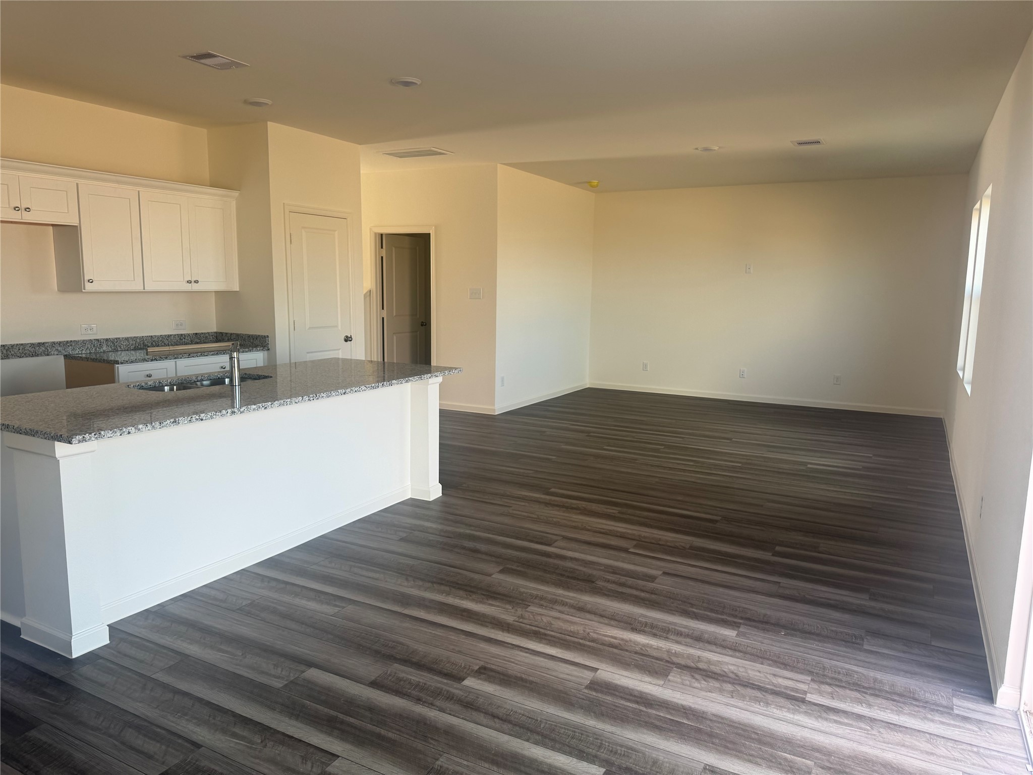3126 Diamond Vw Lane Angleton, TX 77515 - Photo 2 of 15