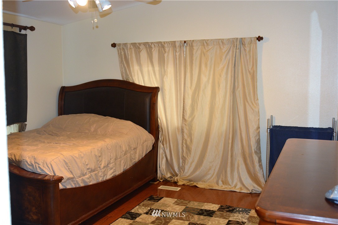 950 Northeast Larson Lake Road Belfair, WA 98528 - Photo 10 of 19 Gallery Image 10