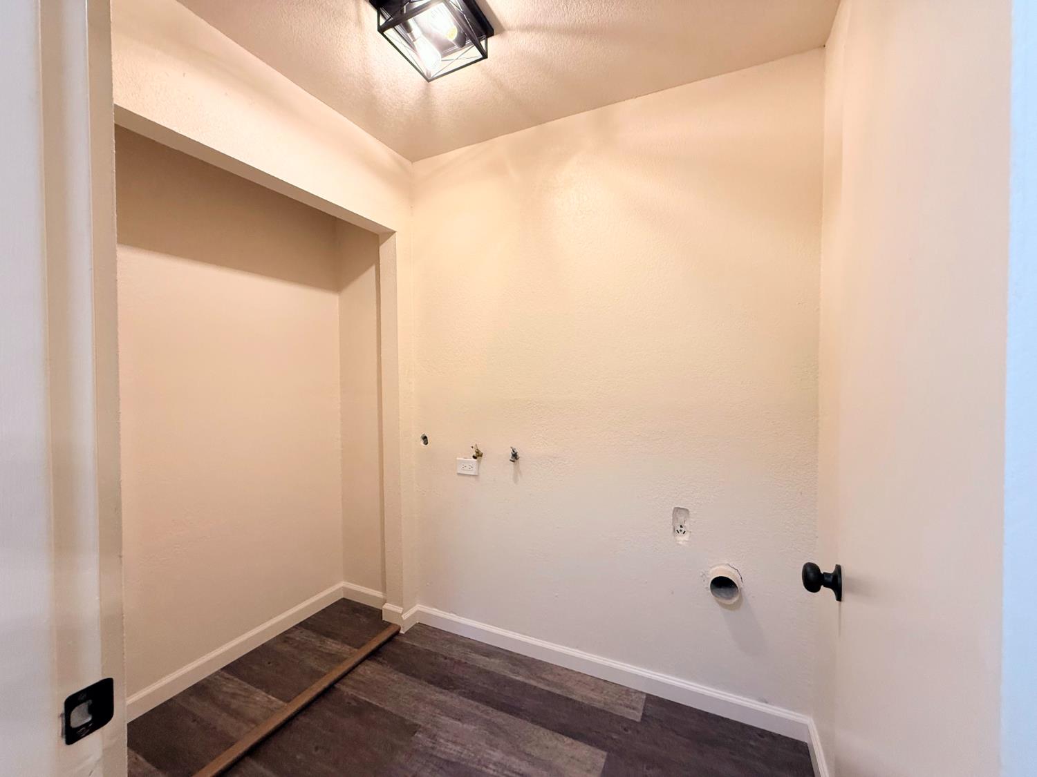 3959 Mountain Ranch Road San Andreas, CA 95249 - Photo 16 of 20 Laundry Room