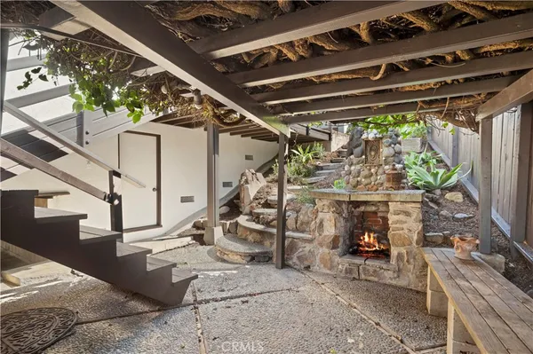 a view of entryway