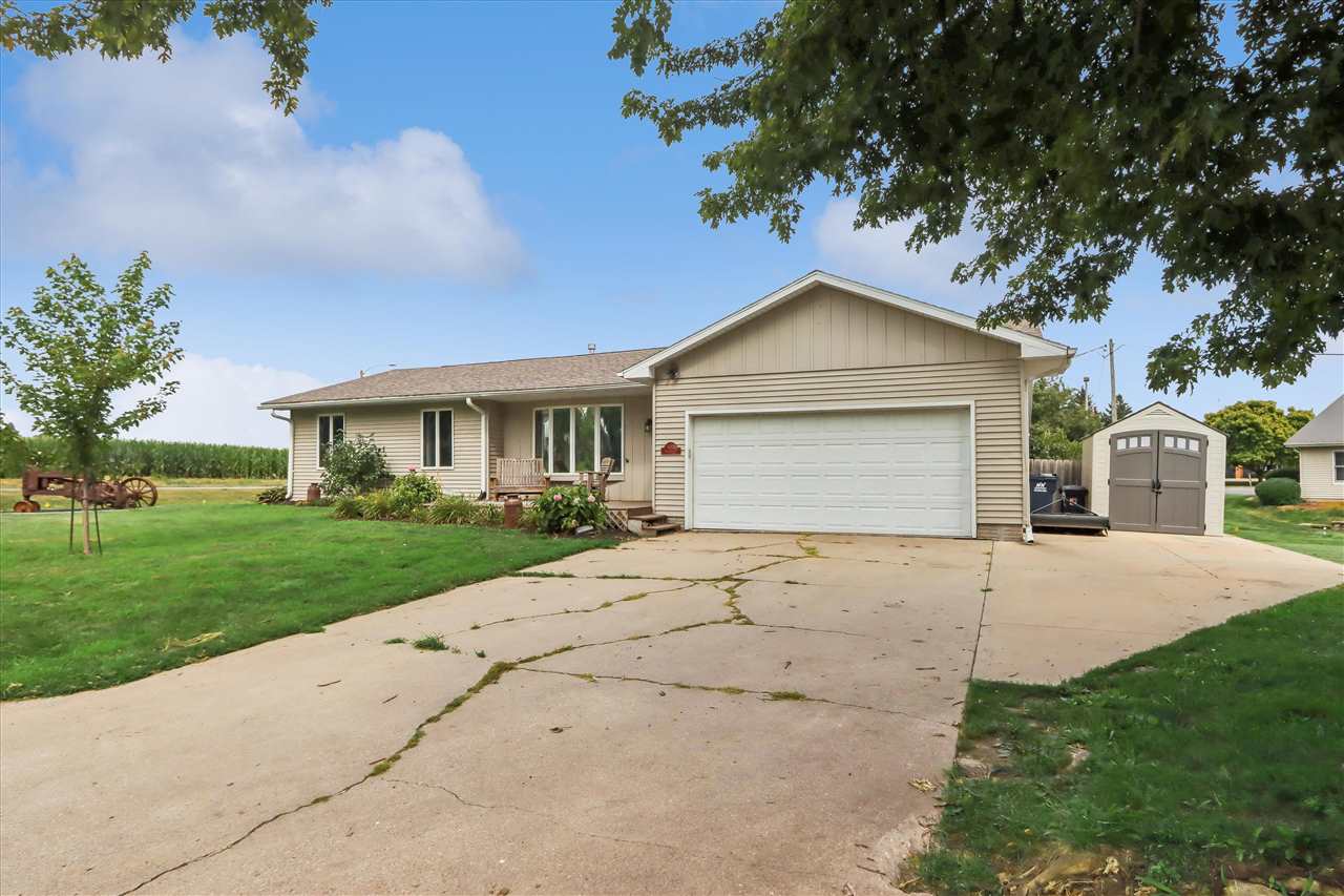 600 South Riggs Street Lone Tree, IA 52755 - Photo 2 of 30 Gallery Image 2